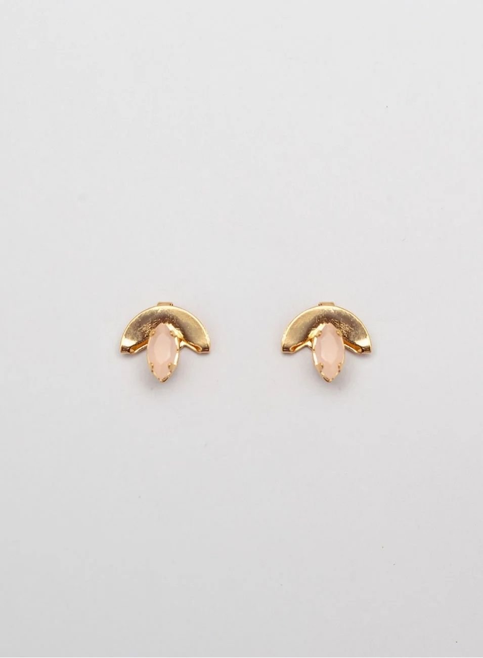 BRINCOS UNO ESCAMA CRISTAL ROSA LEITOSO BANHO OURO