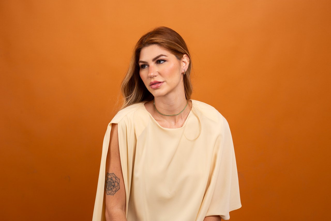 CHOKER BELLA RIVIERA VERDE BANHO OURO