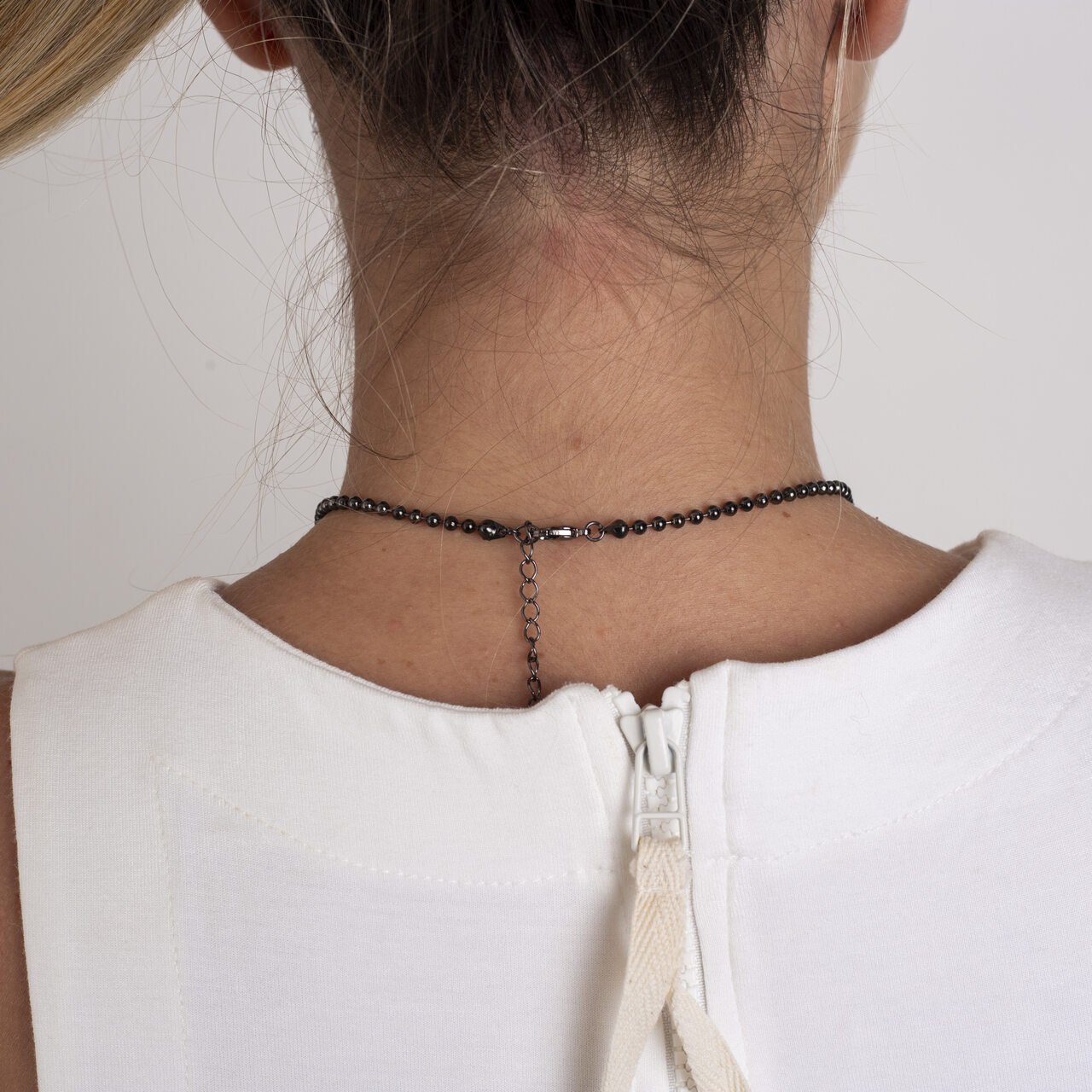 CHOKER BOLINHAS BANHO RÓDIO NEGRO