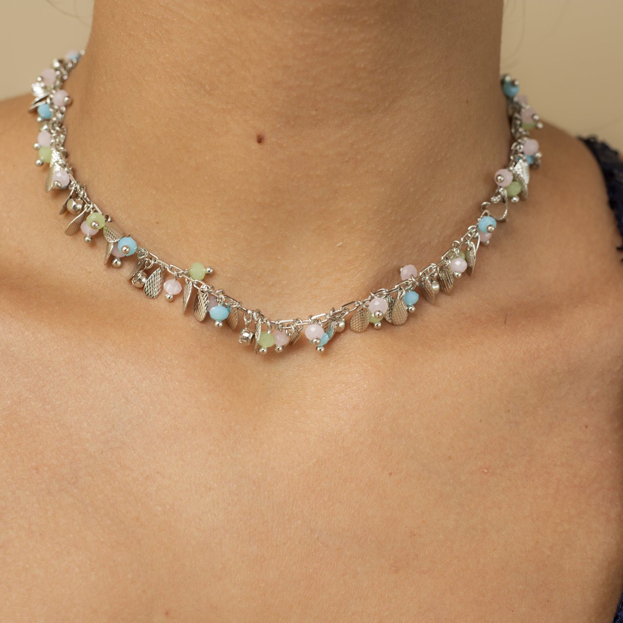 CHOKER CHIOS FOLHAS CRISTAIS COLORIDO BANHO RÓDIO BRANCO