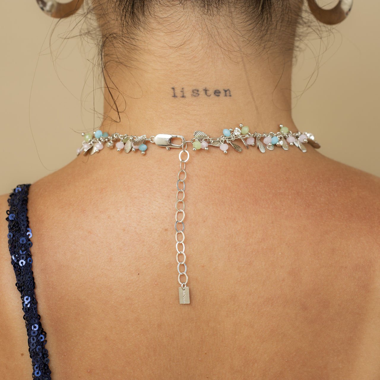 CHOKER CHIOS FOLHAS CRISTAIS COLORIDO BANHO RÓDIO BRANCO