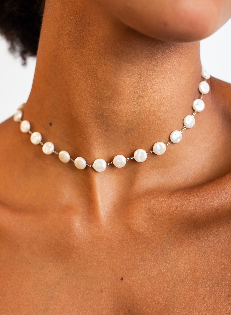 CHOKER CONTOS PÉROLAS BANHO RÓDIO BRANCO
