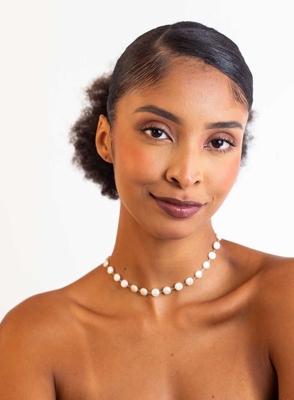 CHOKER CONTOS PÉROLAS BANHO RÓDIO BRANCO