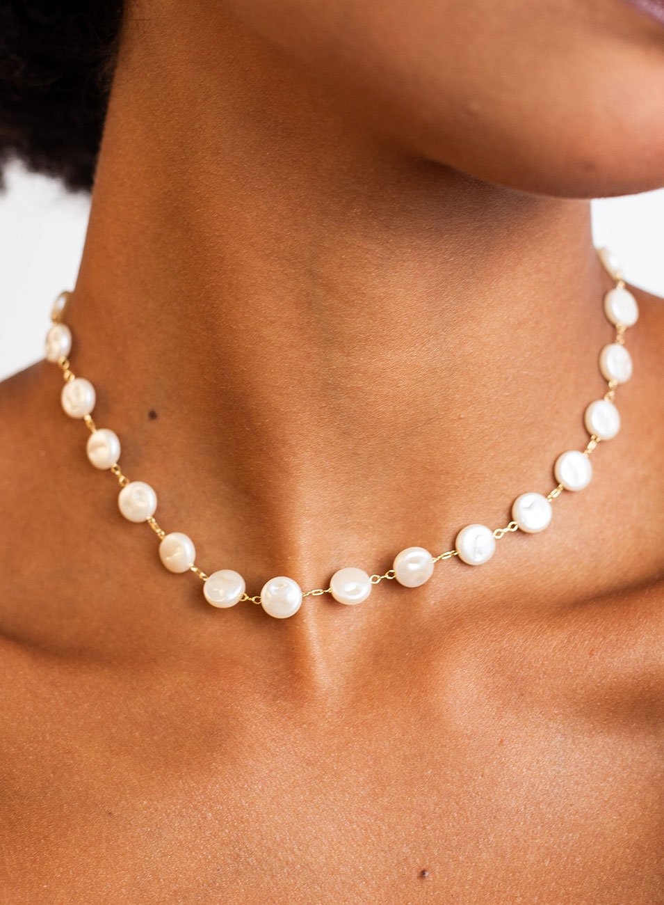 CHOKER CONTOS PÉROLAS BANHO RÓDIO BRANCO