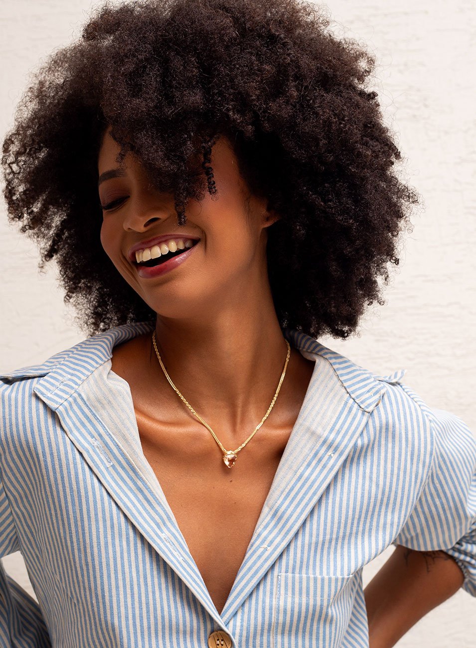 CHOKER DIVA CRISTAL TRIANGULAR MORGANITA BANHO OURO