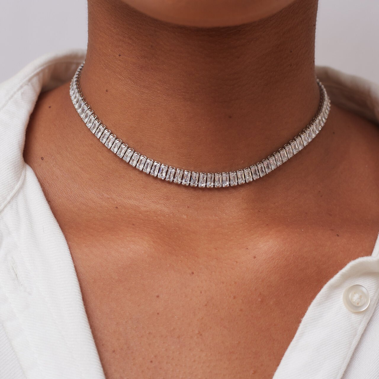 CHOKER DIZOU RIVIERA BAGUETE INCOLOR BANHO RÓDIO BRANCO