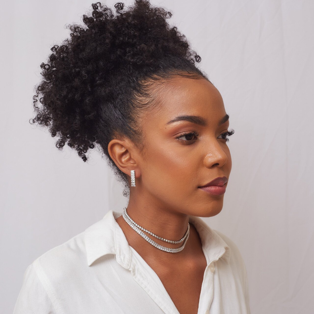 CHOKER DIZOU RIVIERA BAGUETE INCOLOR BANHO RÓDIO BRANCO