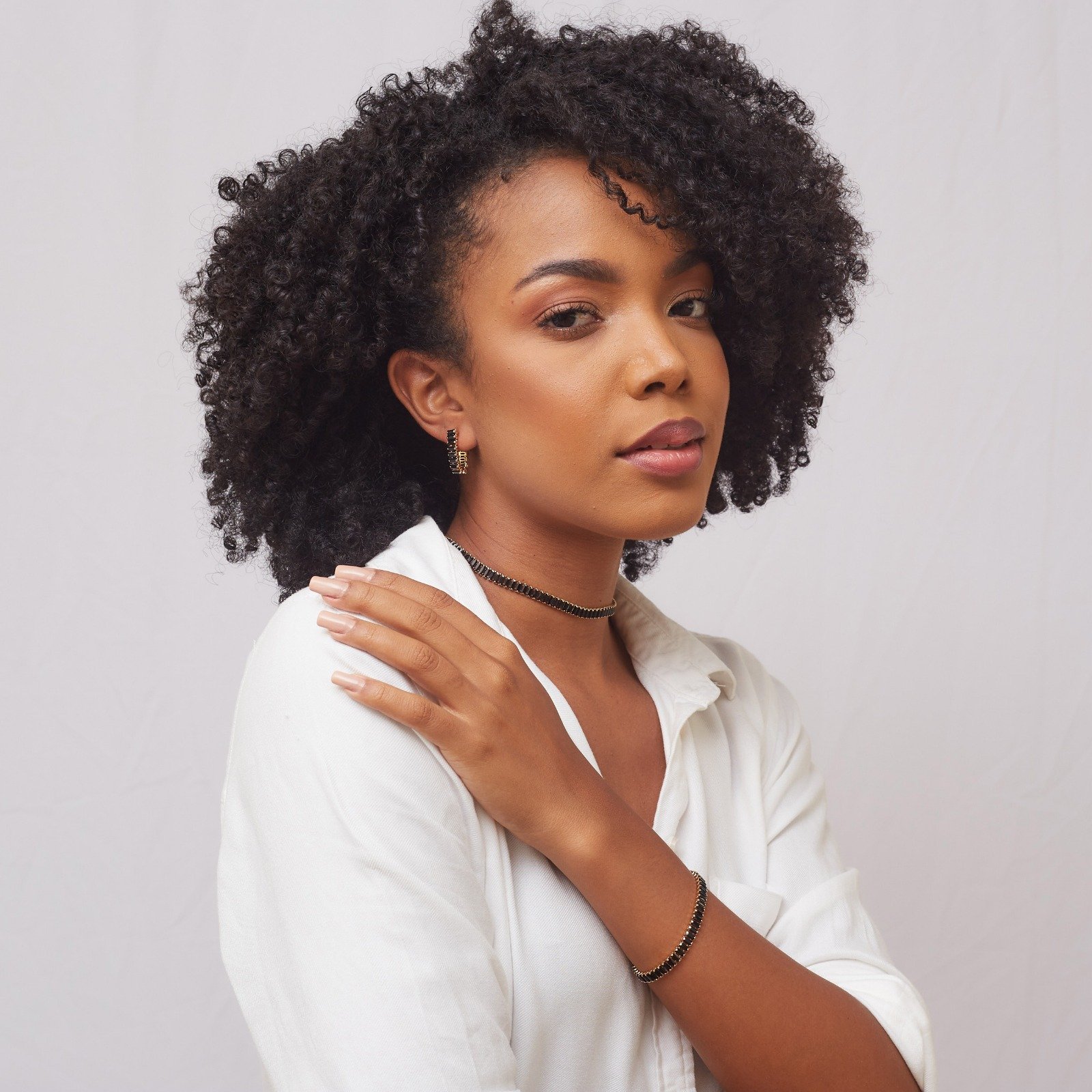 CHOKER DIZOU RIVIERA BAGUETE PRETO BANHO OURO