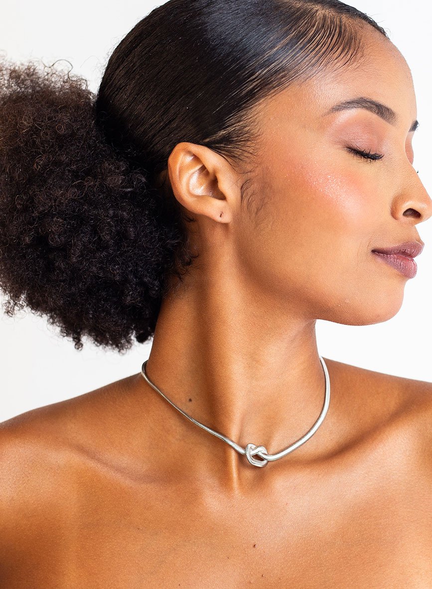 CHOKER ELO INFINITO BANHO DE RÓDIO BRANCO
