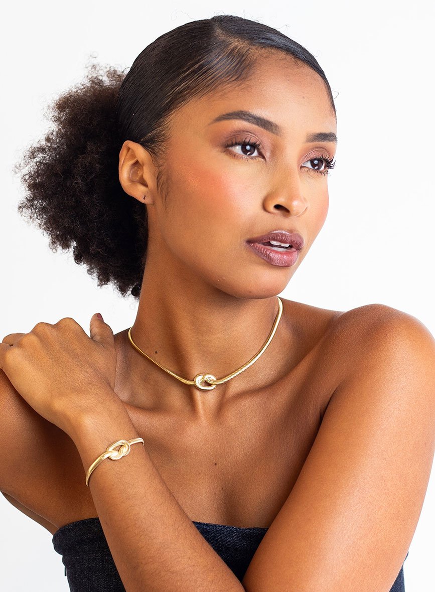 CHOKER ELO INFINITO BANHO OURO 