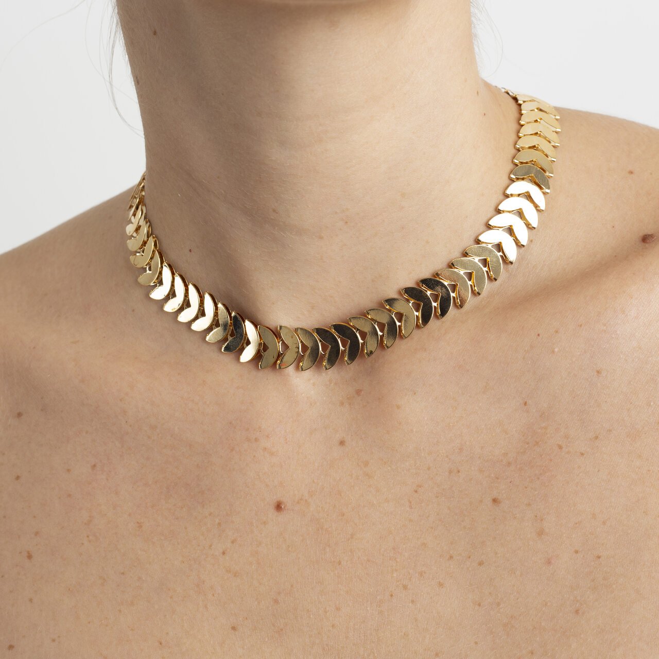 CHOKER ESCAMA BANHO OURO