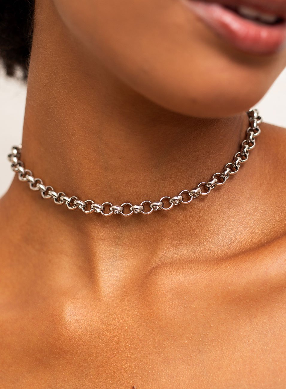 CHOKER MADONA G BANHO RÓDIO BRANCO