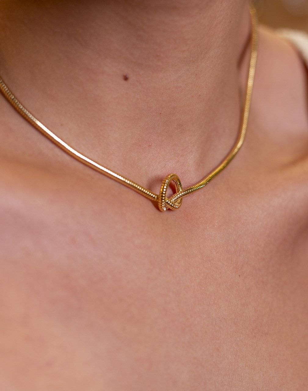 CHOKER NÓ CORRENTE RABO DE RATO FINA BANHO OURO