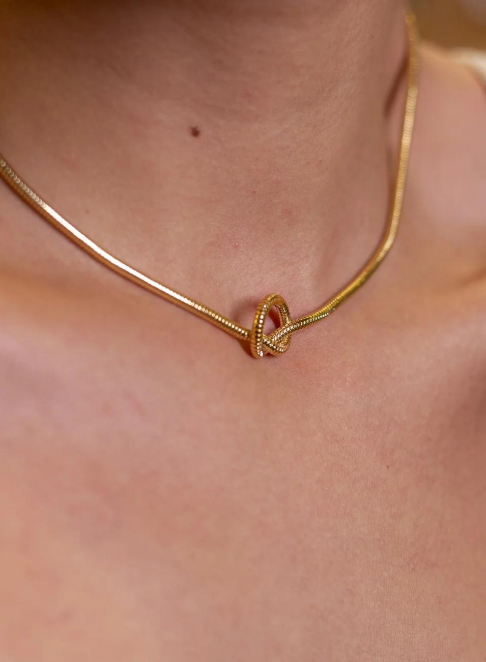 CHOKER NÓ CORRENTE RABO DE RATO FINA BANHO OURO