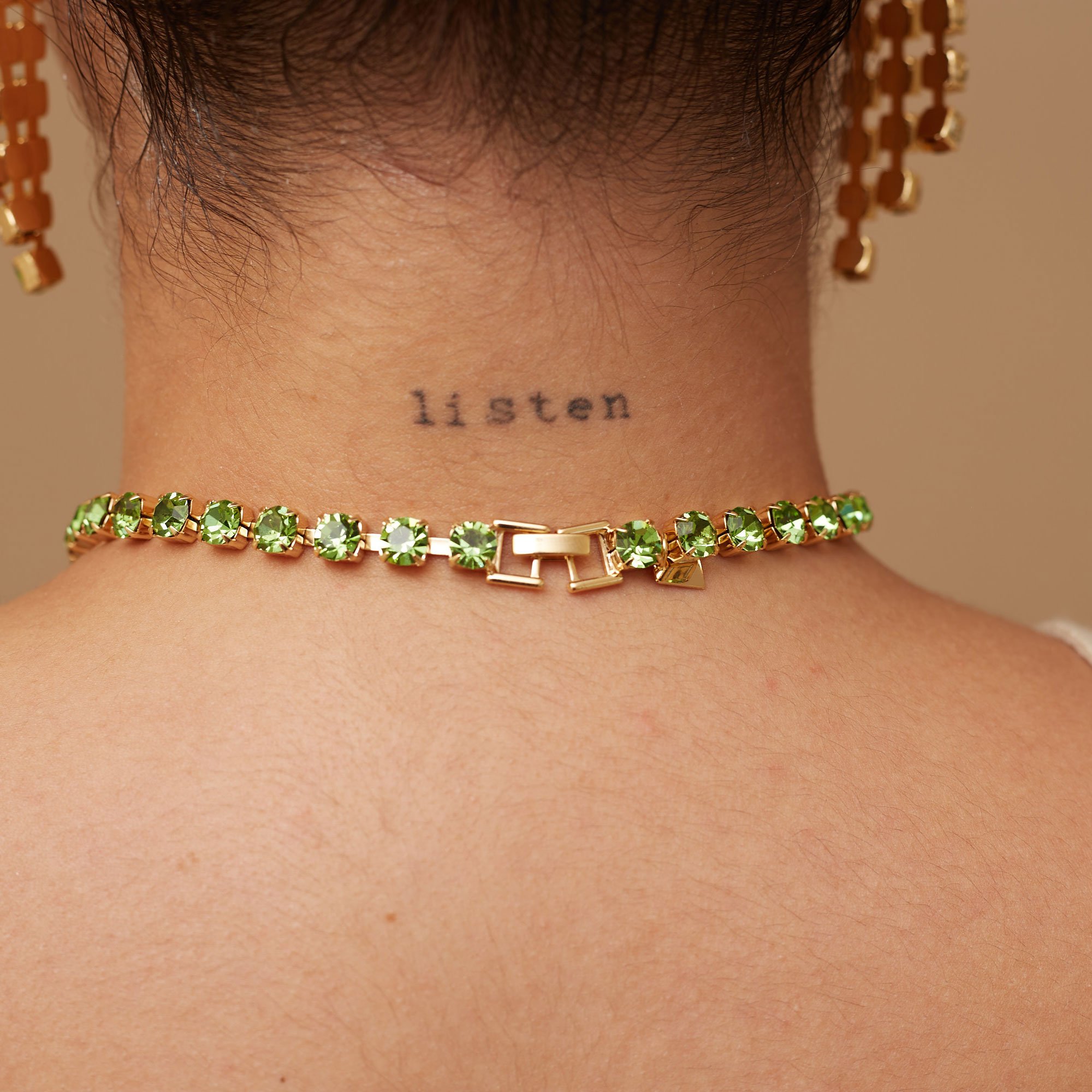 CHOKER RADIAR VERDE BANHO OURO