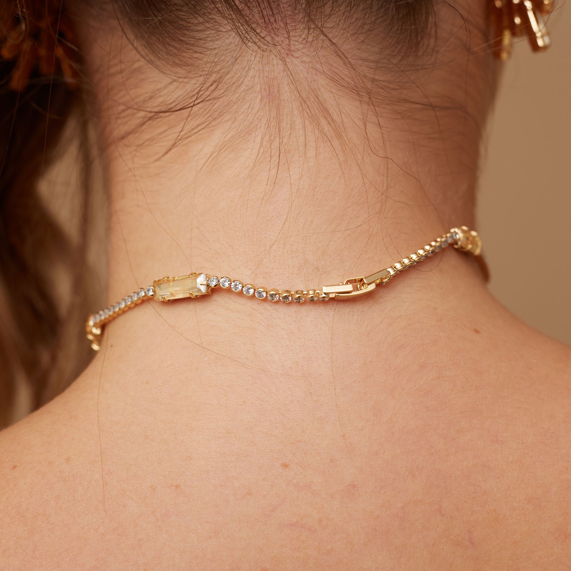 CHOKER SUNRISE BEGE BANHO OURO