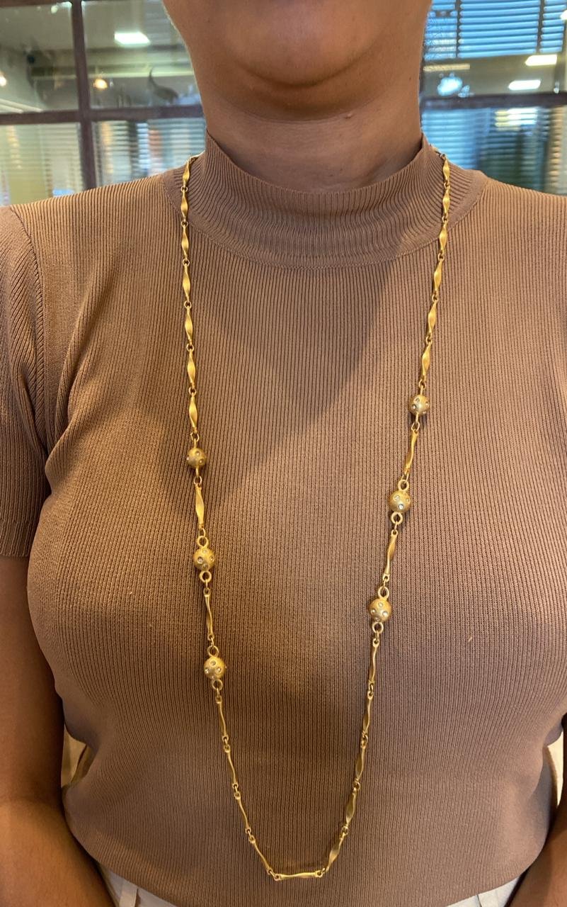 COLAR BOLAS FOSCAS CRAVEJADAS BANHO OURO