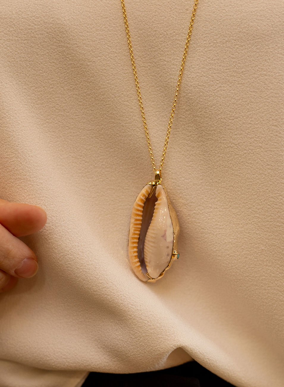 COLAR BÚZIO MAXI LONGO OURO