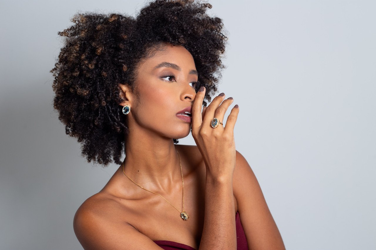 COLAR CRISTAL OVAL AZUL ACQUA MARINE ZIRCÔNIA INCOLOR BO