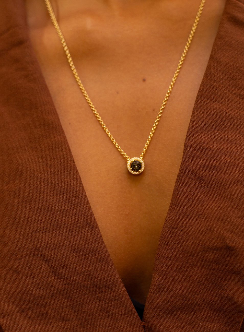 COLAR ESCAPULÁRIO BELLISSI CINZA BANHO DE OURO