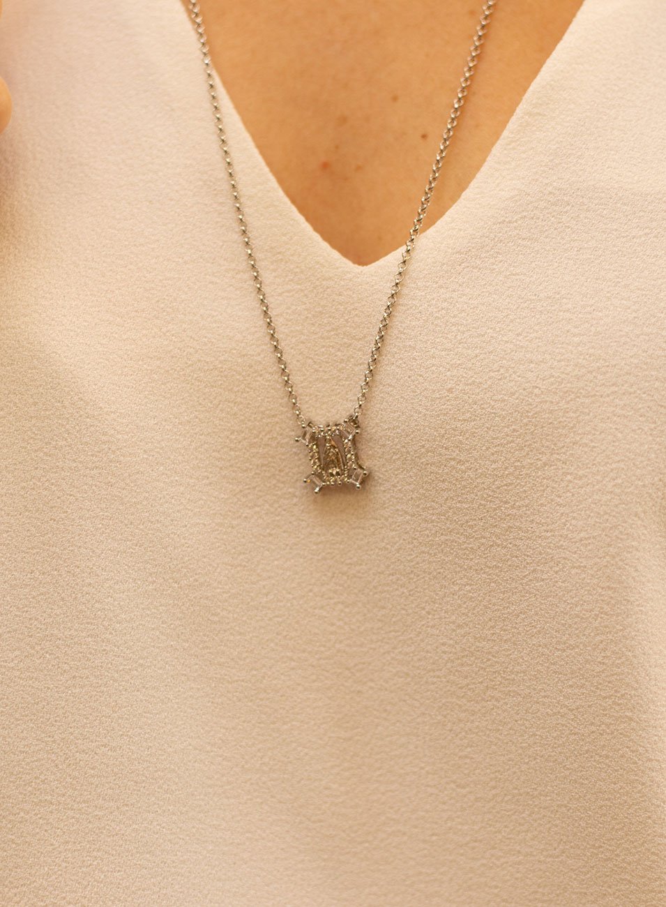 COLAR ESCAPULÁRIO NS SRA ZIRCONIA RÓDIO BRANCO