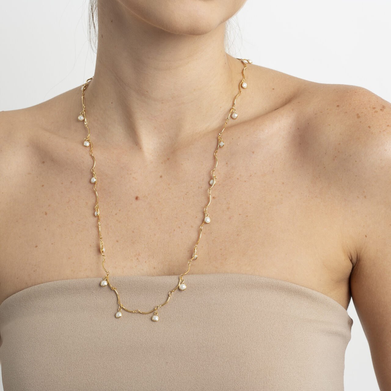 COLAR FIORELLA CORRENTE ONDAS PINGENTES PÉROLAS BANHO OURO