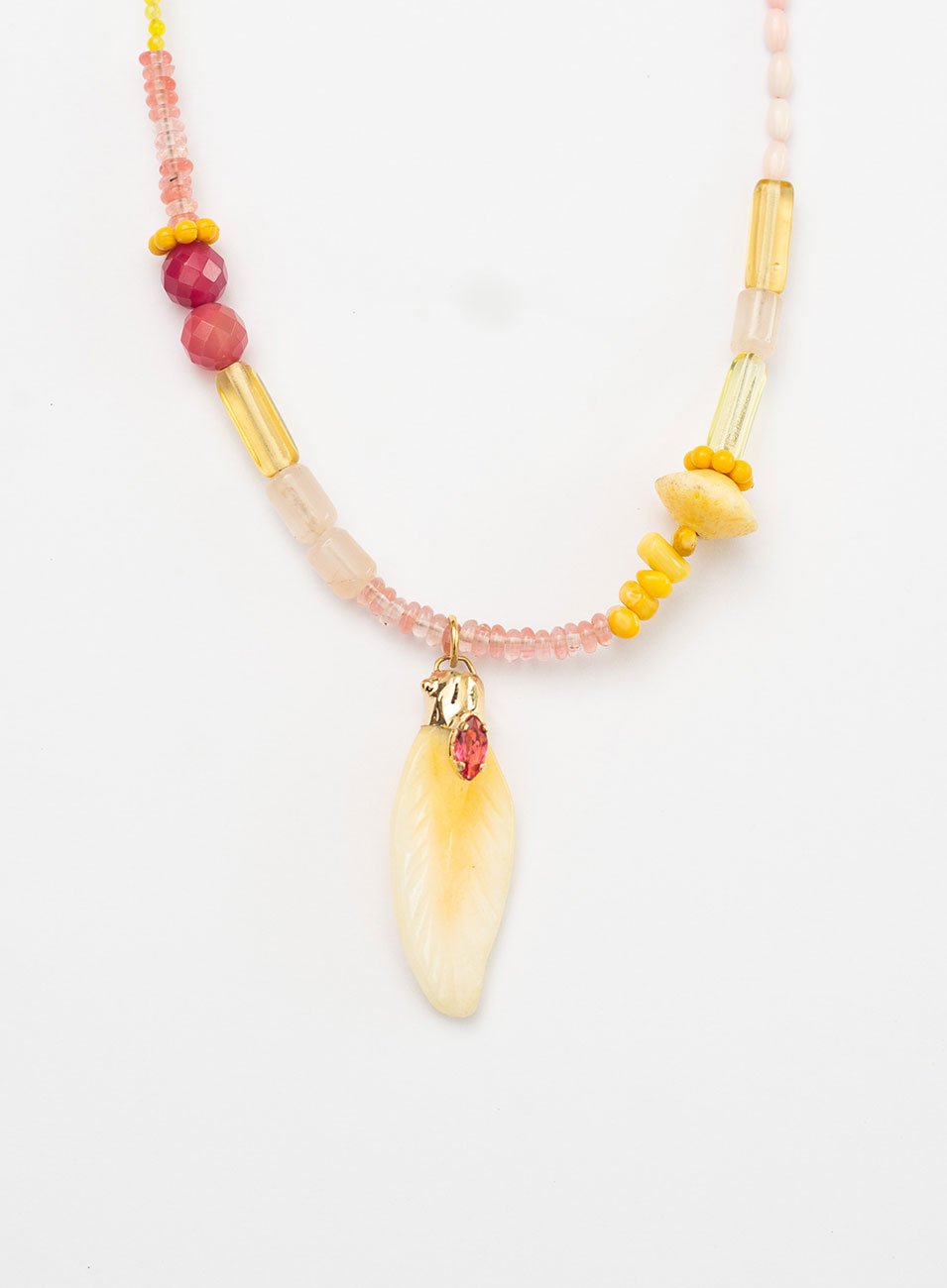 COLAR FOLHA DE JADE COM PEDRAS NATURAIS ROSA E AMARELO COM BANHO OURO