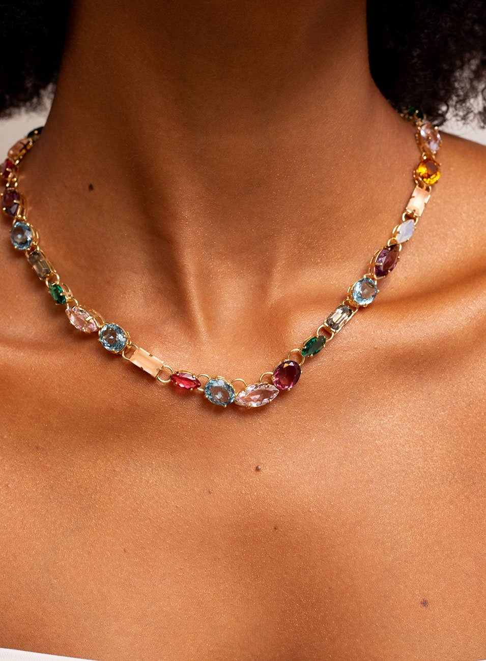 COLAR FRUTINHA MIX CRISTAIS COLORIDOS BANHO OURO