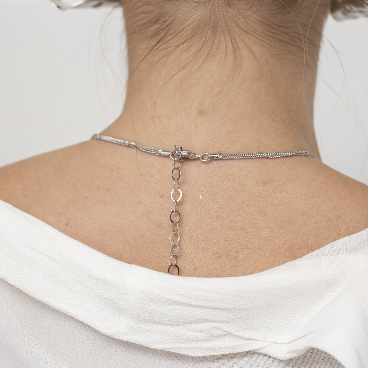 COLAR GRAVATA PEDRA JADE FRANJA BANHO RÓDIO BRANCO