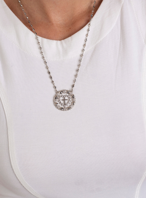 COLAR LONGO CRUZ CORAÇÃO ZIRCÔNIA CRAVEJADA BANHO RÓDIO BRANCO