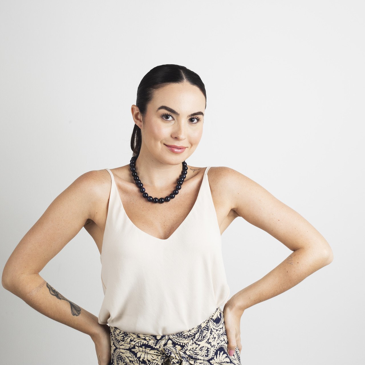 COLAR PÉROLAS AZUL MARINHO BANHO OURO