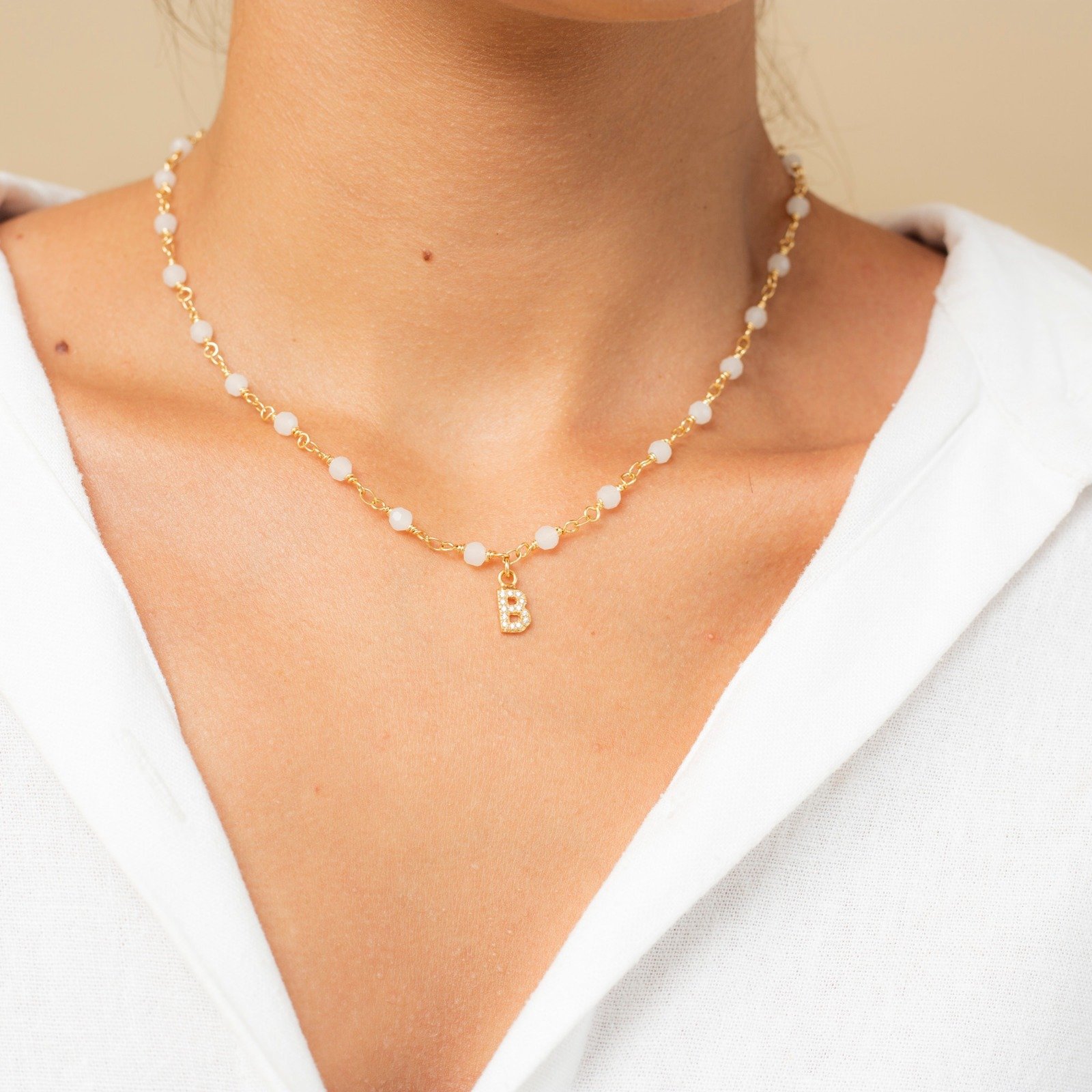 COLAR PERSONALIZADO MISSI CRISTAIS BRANCOS BANHO OURO