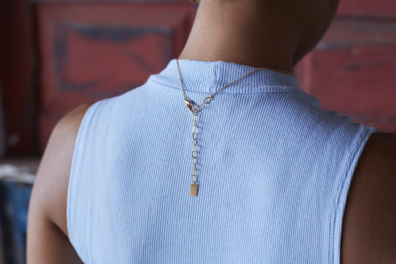 COLAR PILLS VERDE BANHO OURO