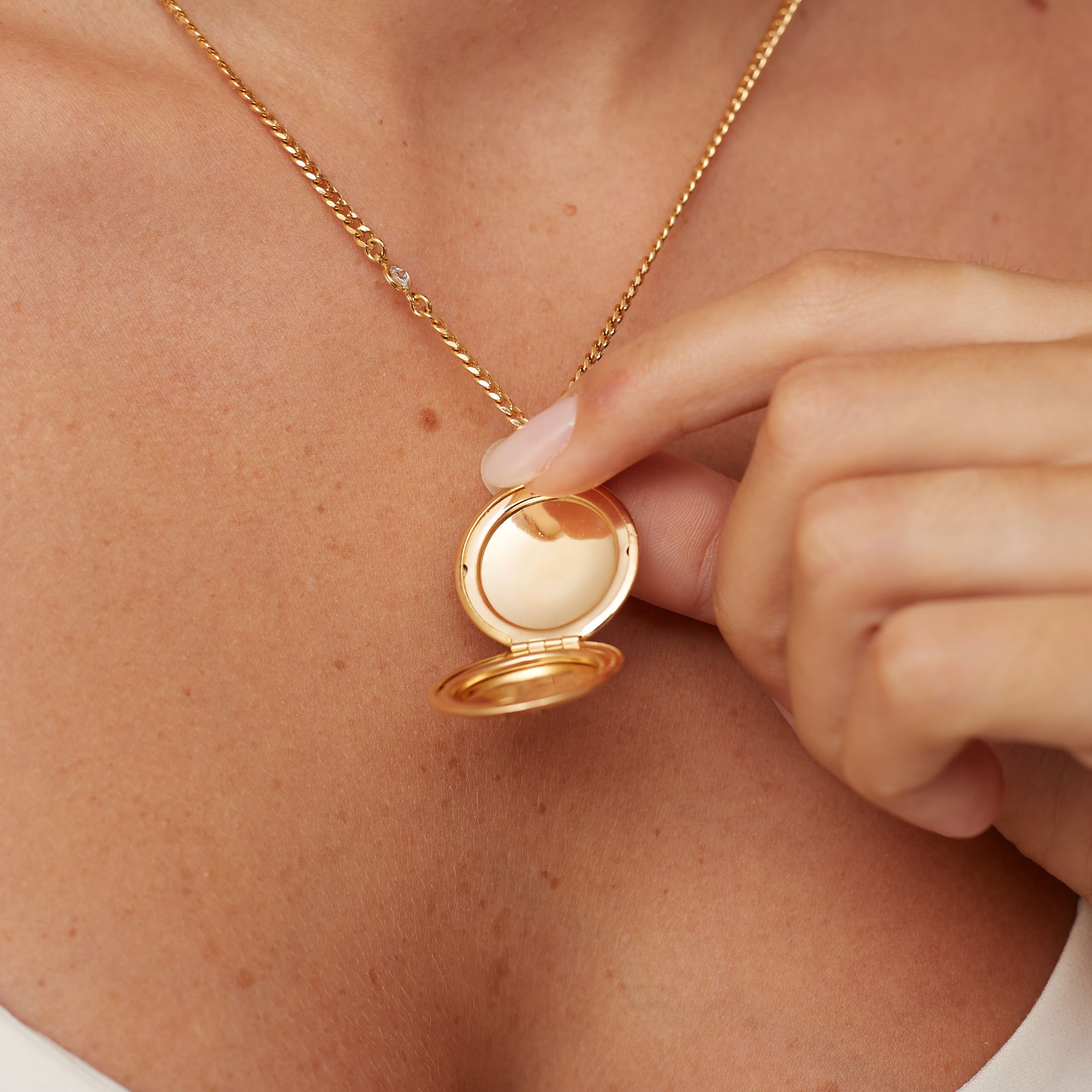 COLAR RELICÁRIO INICIAL G BANHO OURO