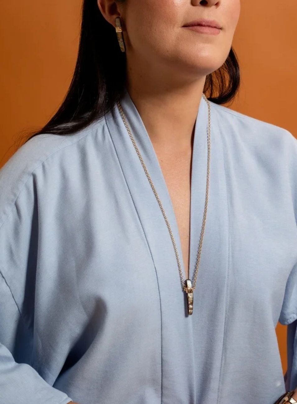 COLAR SERENIDADE VERDE PISTACHE BANHO OURO