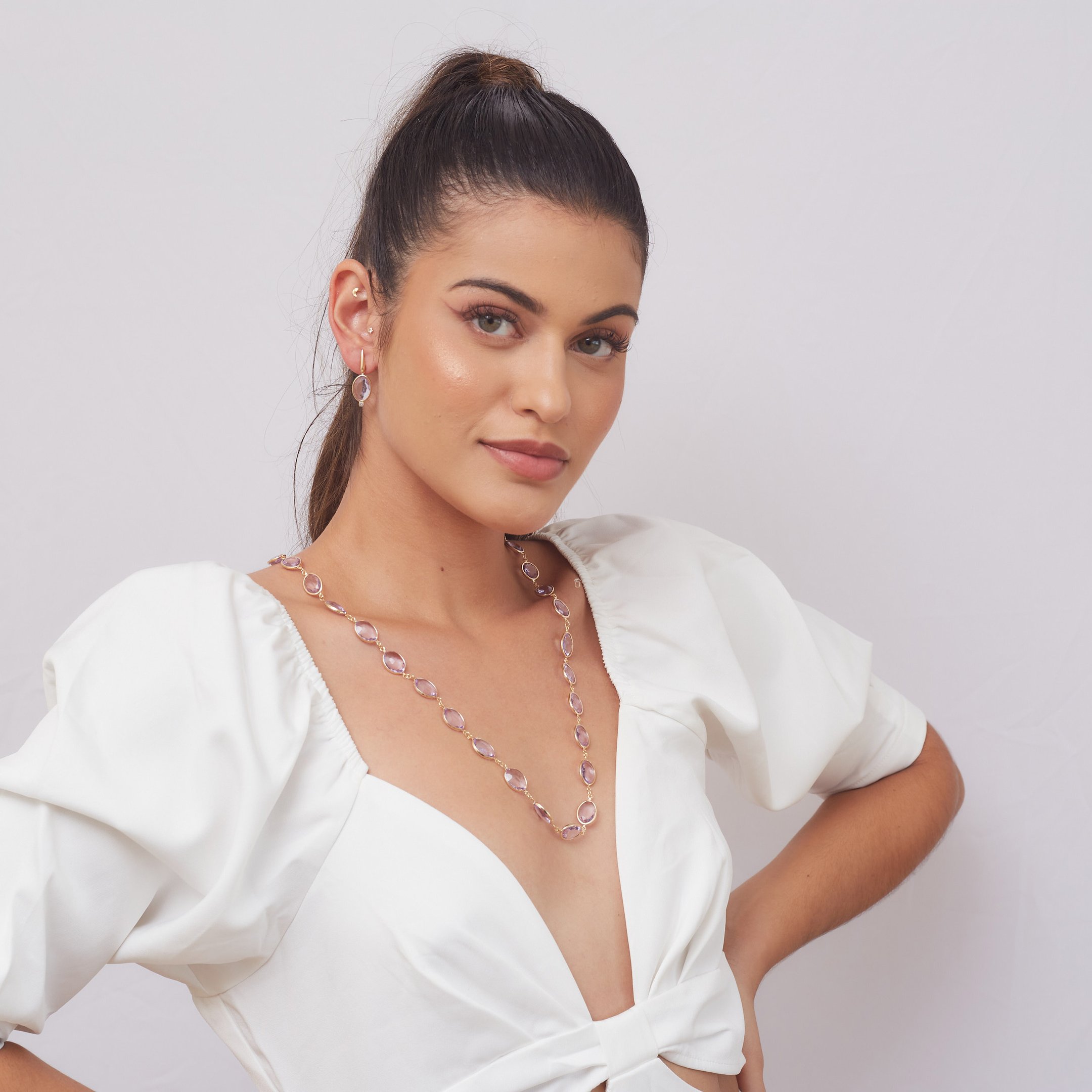 COLAR SILVER RESINA OVAL LILÁS BANHO OURO