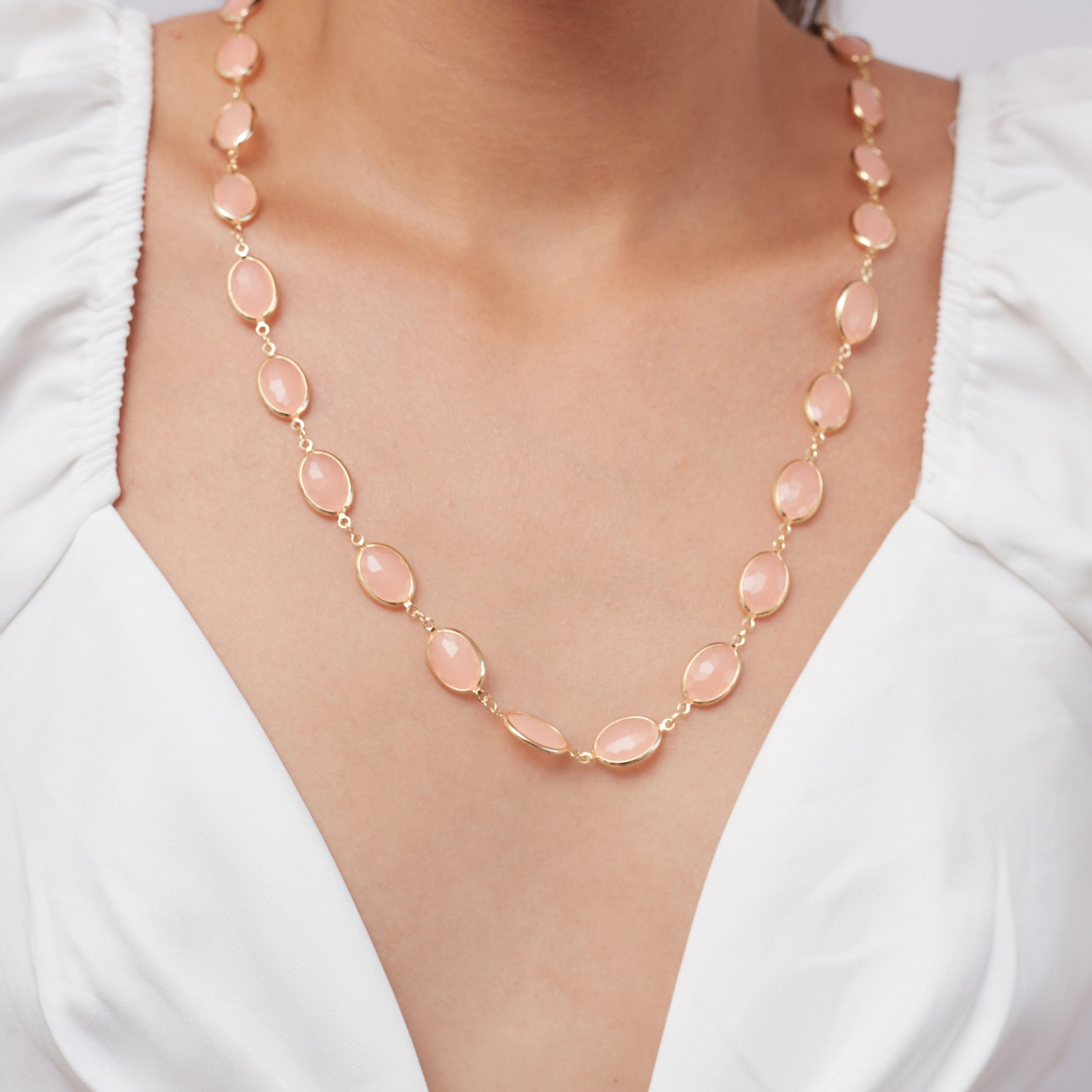 COLAR SILVER RESINA OVAL QUARTZO ROSA BANHO OURO