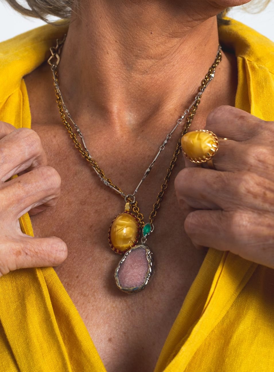 COLAR SOLSTÍCIO QUARTZO E CABOCHÃO MIX BANHO