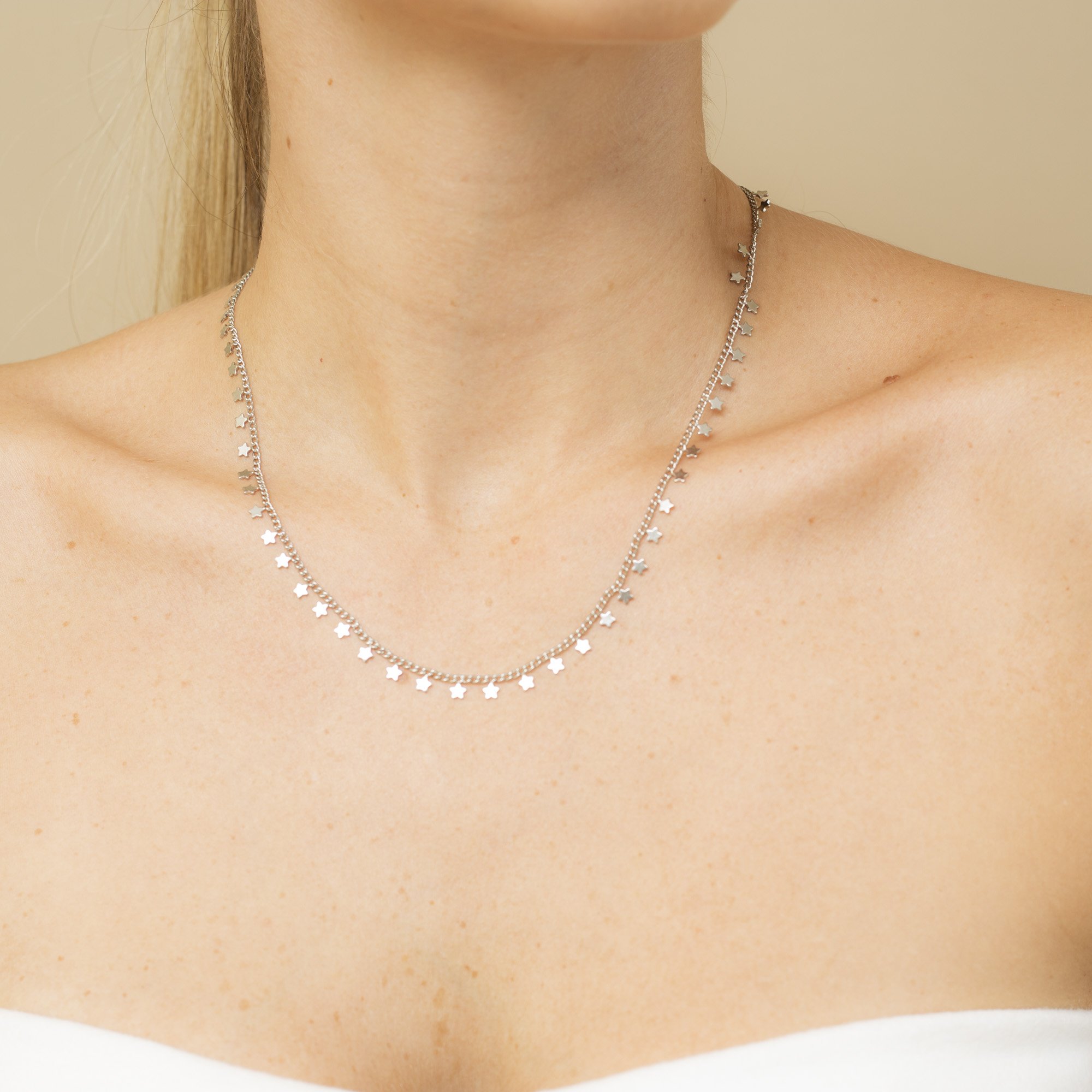 COLAR STAR PINGENTES ESTRELINHAS BANHO RÓDIO BRANCO