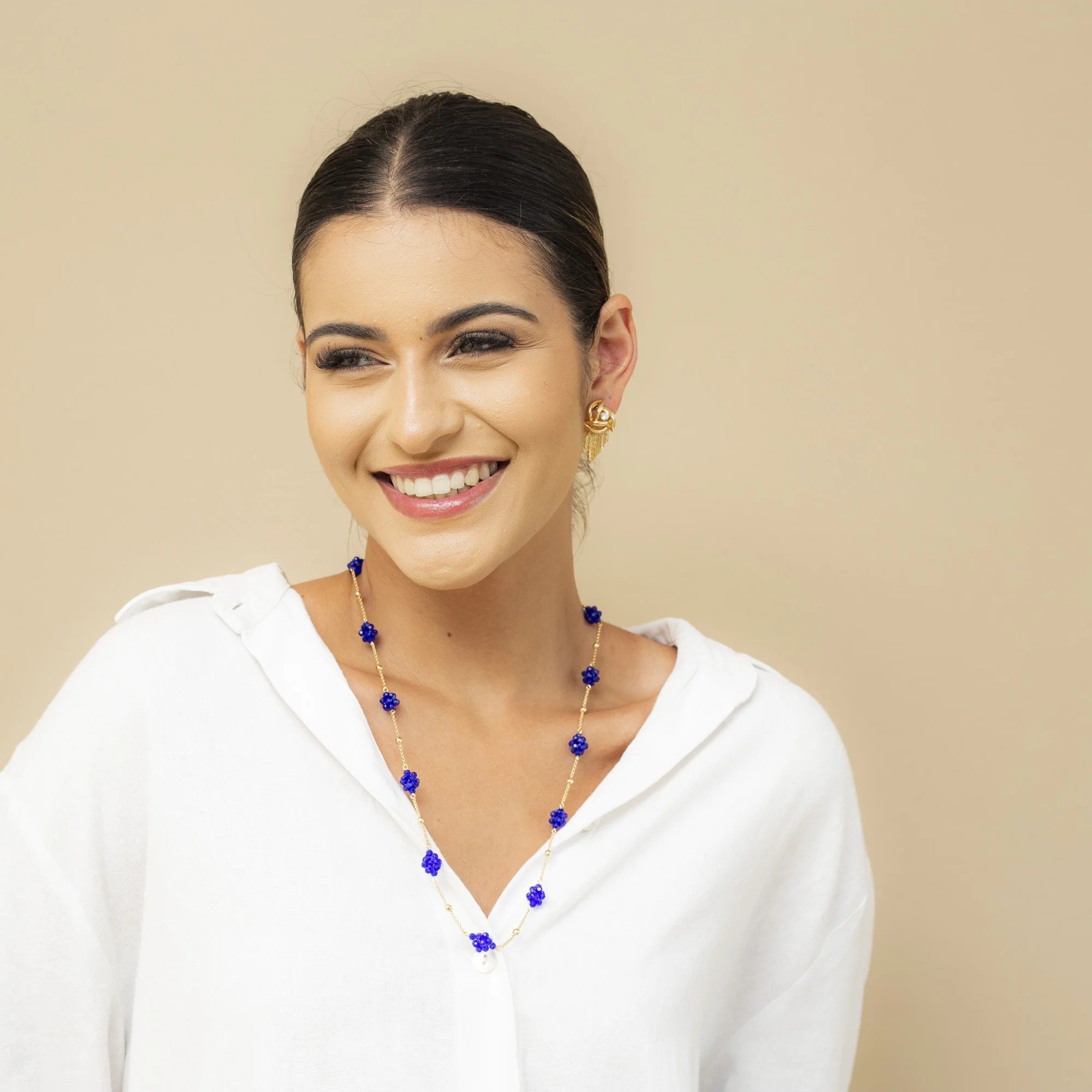 COLAR VINE PINGENTES COLMEIA AZUL BANHO OURO