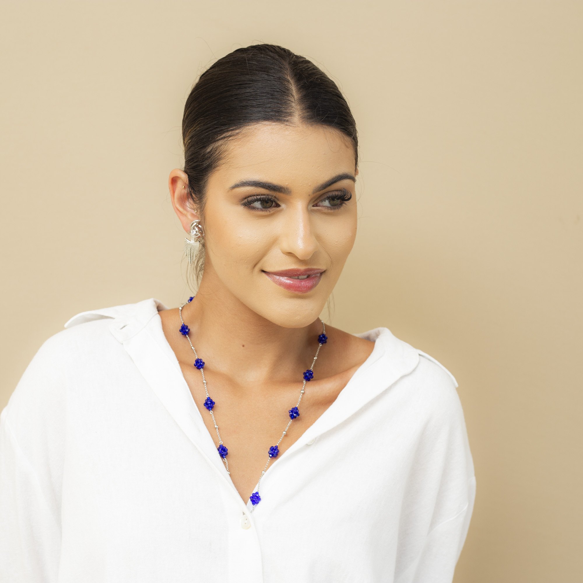 COLAR VINE PINGENTES COLMEIA AZUL BANHO RÓDIO BRANCO