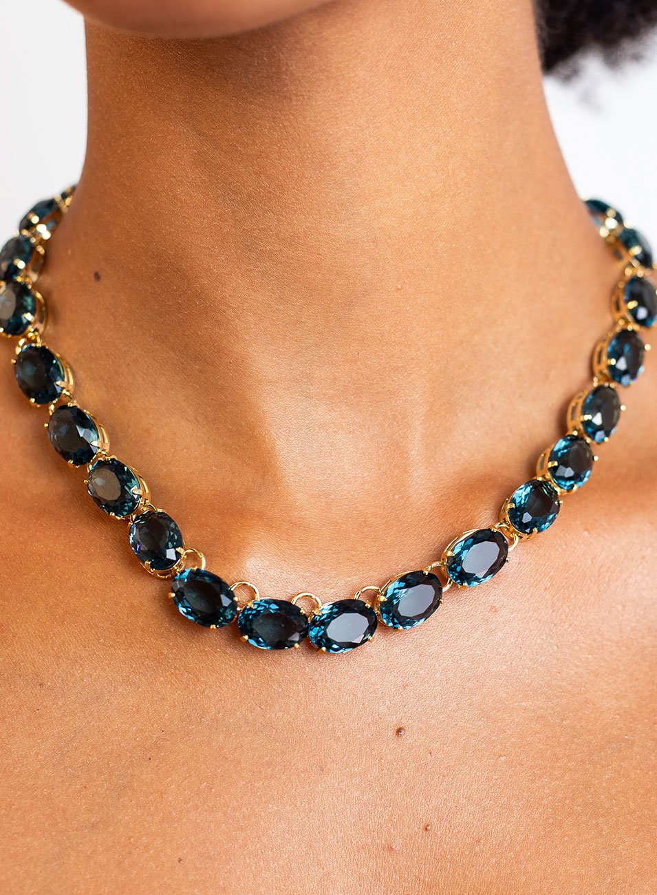 Colar Wintour com Cristais Ovais Banhado a Ouro - AZUL