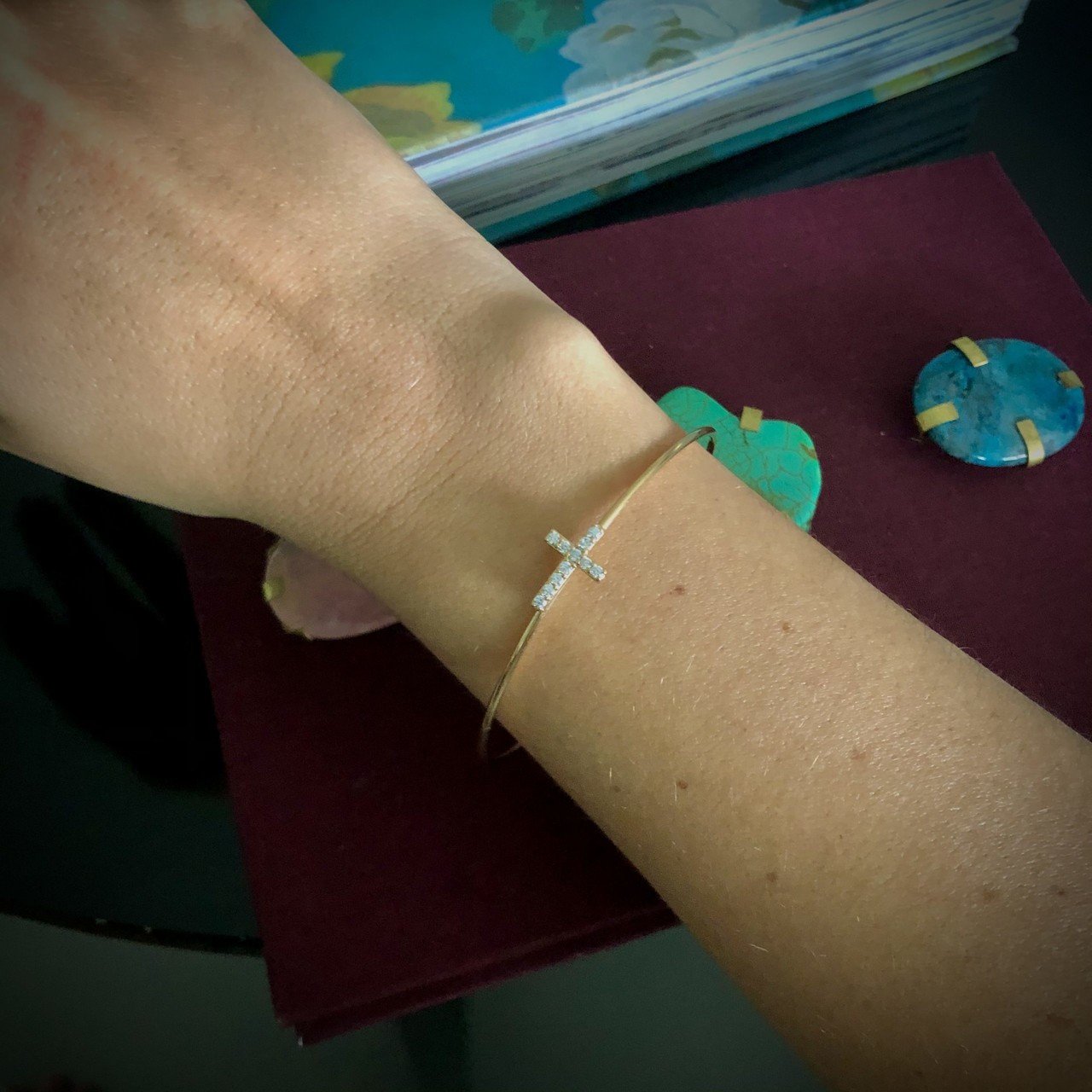 BRACELETE CRUZ BANHO RÓDIO NEGRO