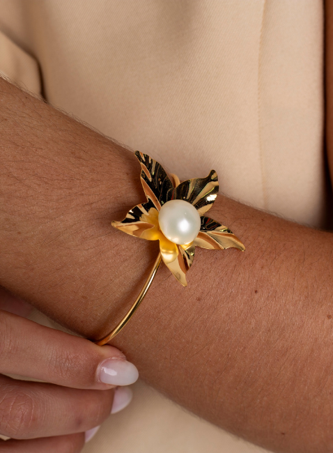 BRACELETE FLOR LILA BANHO OURO