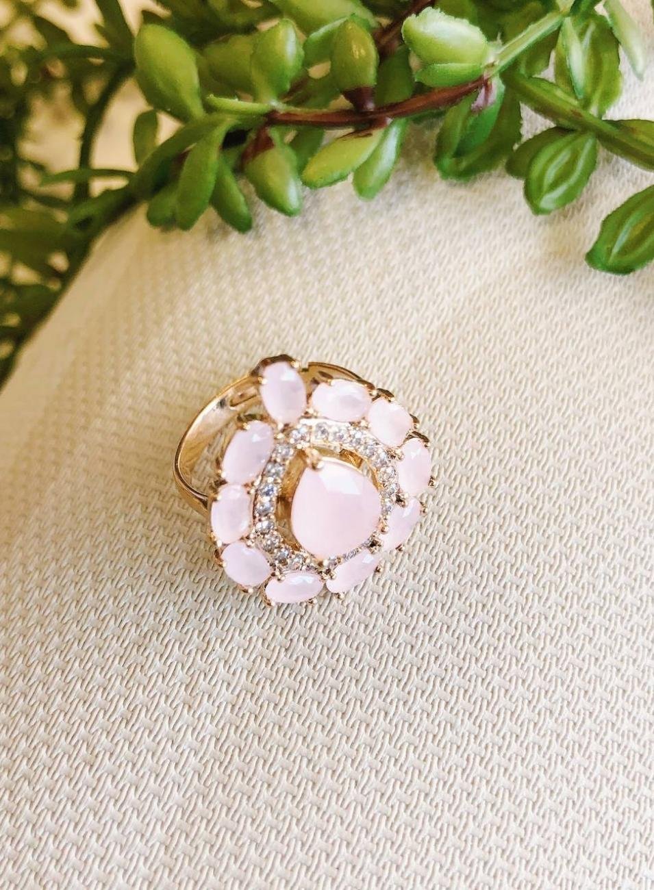 ANEL CALIDA GOTA ROSA CLARO CRISTAL OVAL BANHO OURO