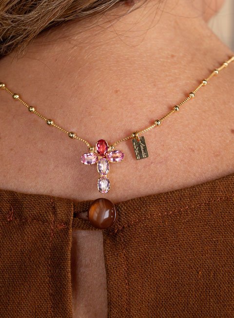 ESCAPULÁRIO ÂNIMA CRUCIFIXO CRAVEJADO CRISTAIS ROSÊ BANHO OURO