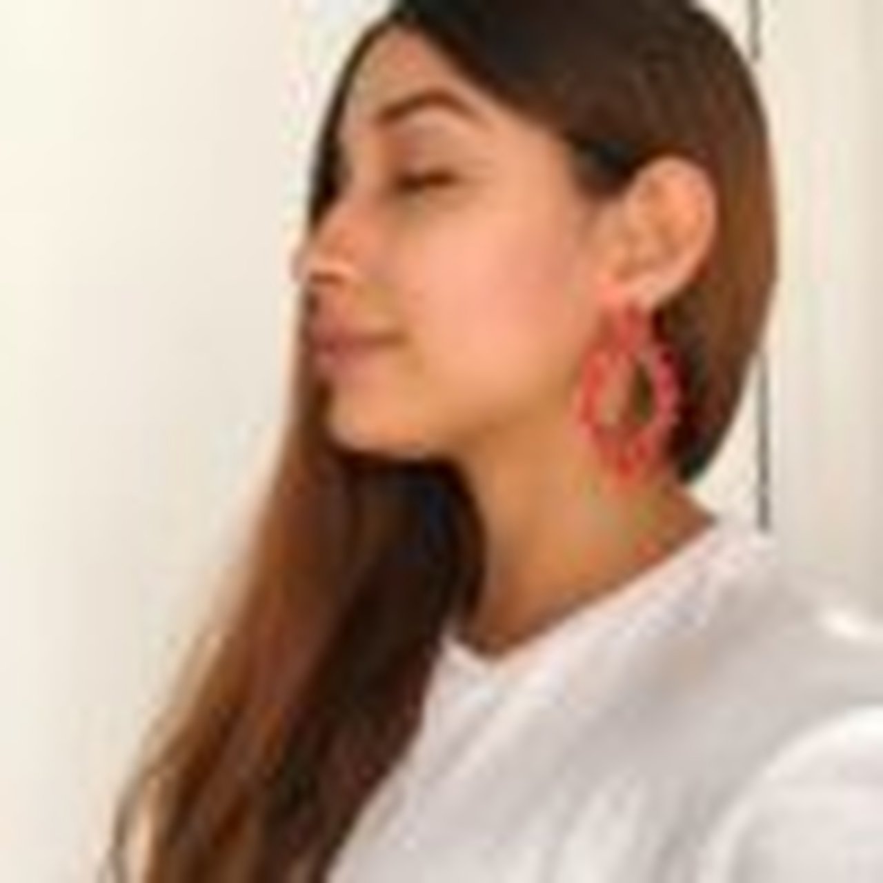 BRINCOS TESSA CRISTAIS REDONDO 8MM BANHO OURO