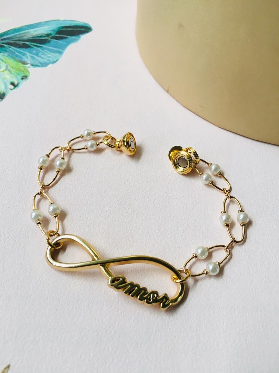 PULSEIRA AMOR PÉROLAS BANHO OURO