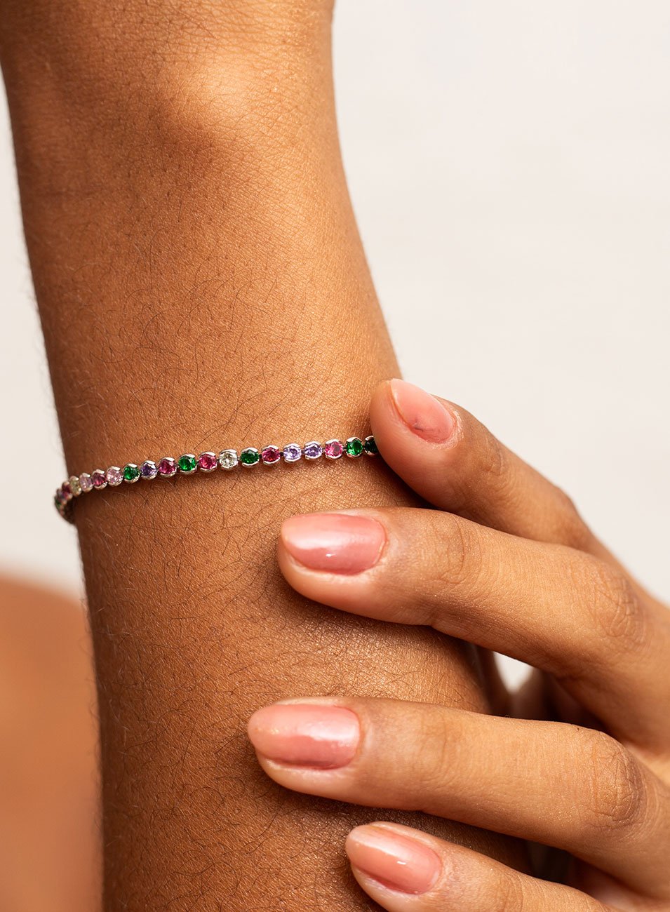 PULSEIRA CICI P RIVIERA COLORIDA BANHO RÓDIO BRANCO