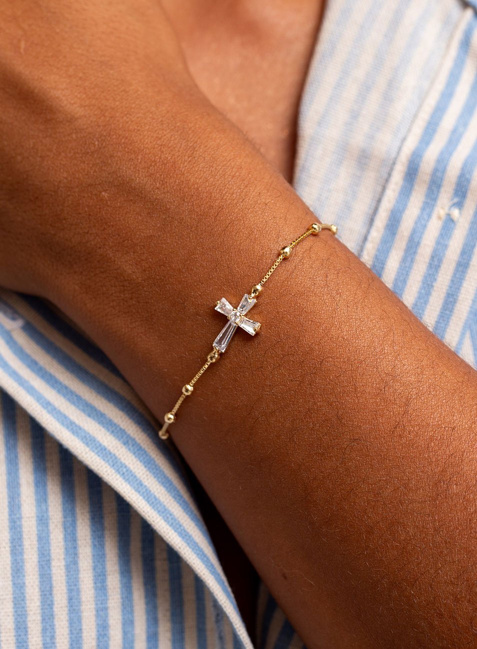 PULSEIRA CRUZ DE ZIRCÔNIA BANHO OURO
